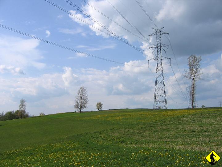 fot 102.jpg - Z Cergowej prowadzi konkretny zjazd z podobną ścianą na którą się wspinałem. Sam nie mogłem uwierzyć, że udało mi się zjechać z niej. Potem dopiero się zacząłem zastanawiać, że gdyby coś mi sie stało, to nikogo tam przecież nie było!